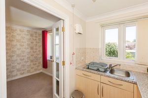 KITCHEN- click for photo gallery